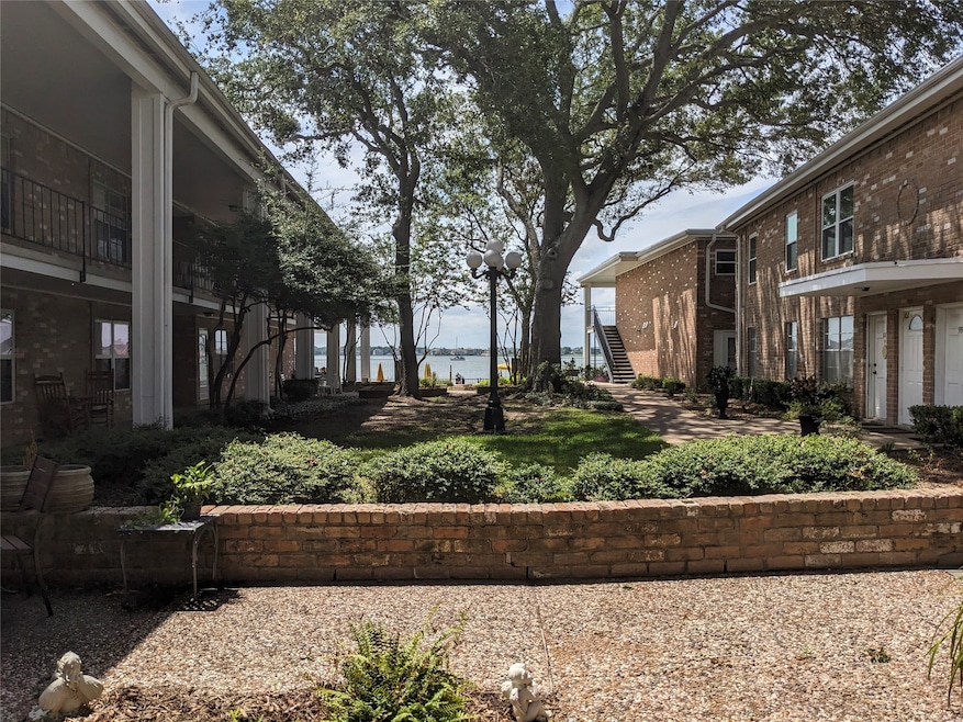Welcome to Natchez Landing!  Courtyard