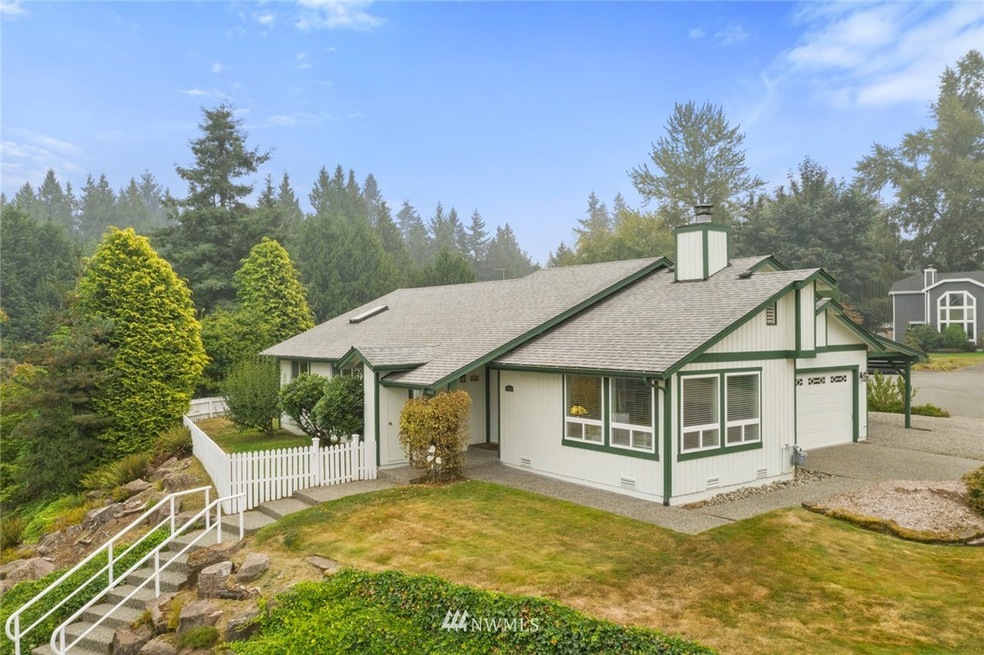 End of the cul-de-sac with lots of parking.