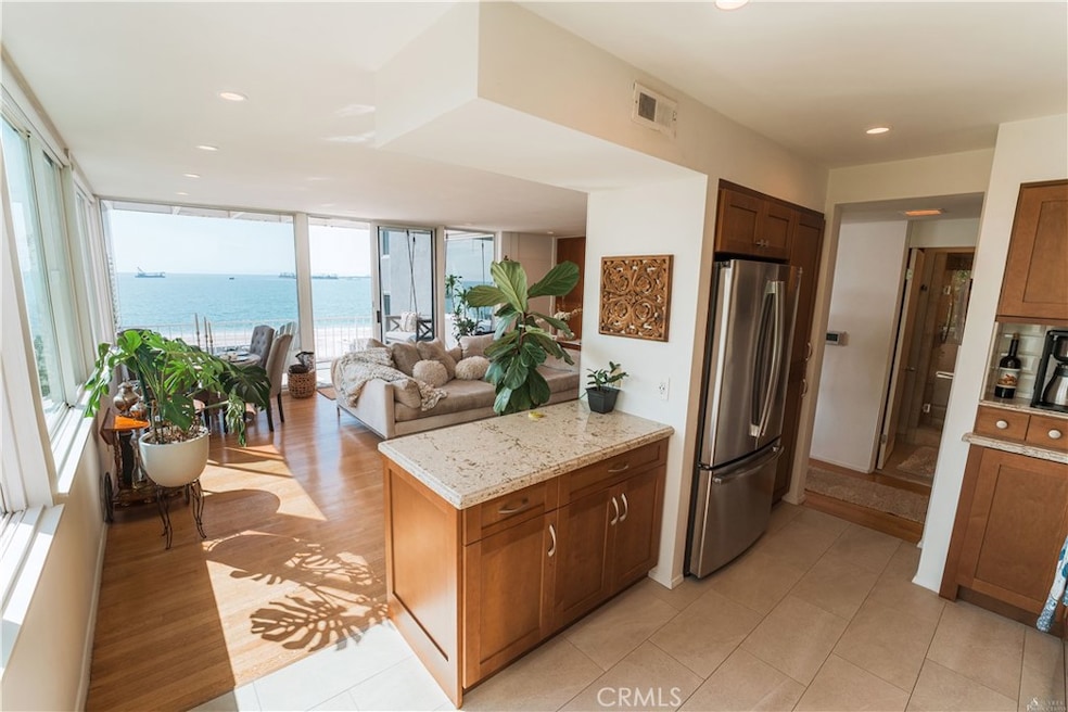 16 36th Place unit F, Long Beach, CA 90803 - photo 1