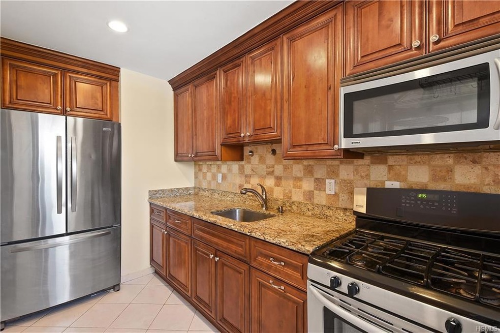 19 Old Mamaroneck Rd unit 4D, White Plains, NY 10605 - photo 1