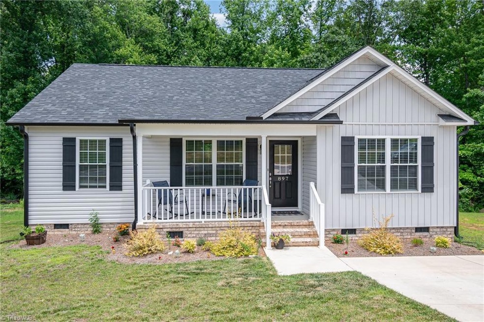 897 Berg St, Asheboro, NC 27203 - photo 1