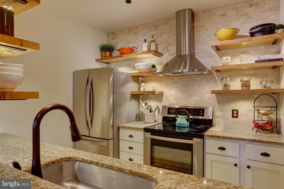 247 N Shippen St unit 211, Lancaster, PA 17602 - photo 1