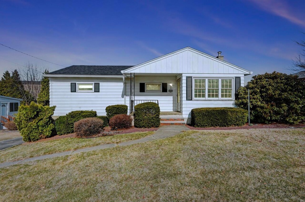 131 S Keyser Ave, Taylor, PA 18517 - photo 1