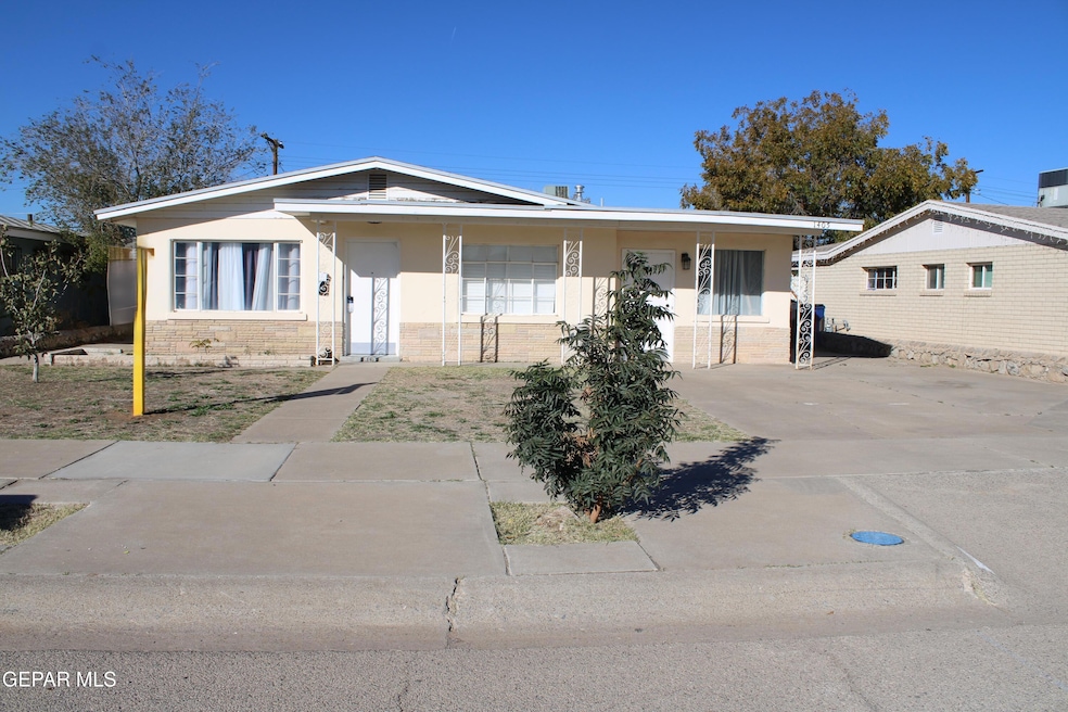 1405 Clausen Dr, El Paso, TX 79925 - photo 1