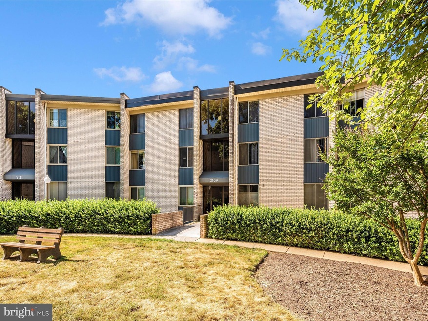 North Creek Place unit 6, Rockville, MD 20853 - photo 1