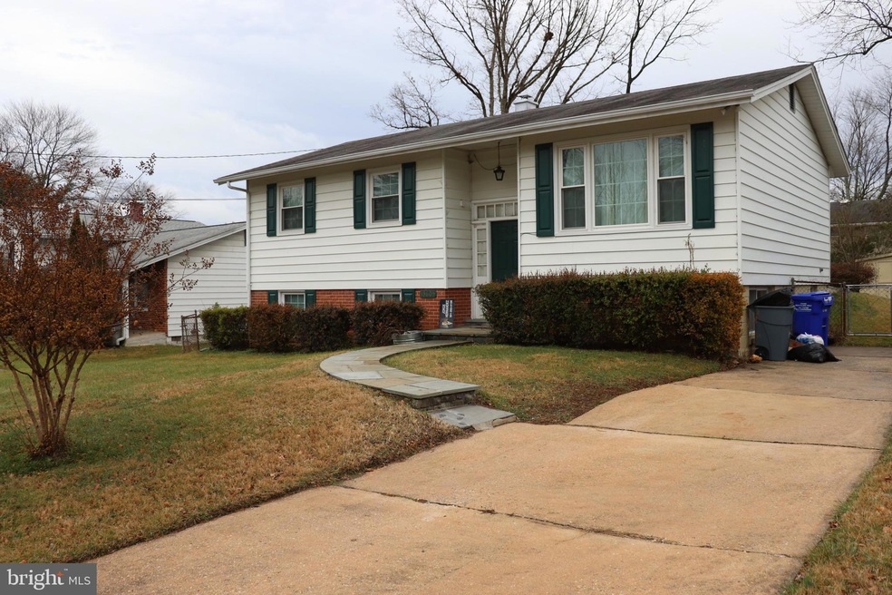 13605 Grenoble Dr, Rockville, MD 20853 - photo 1