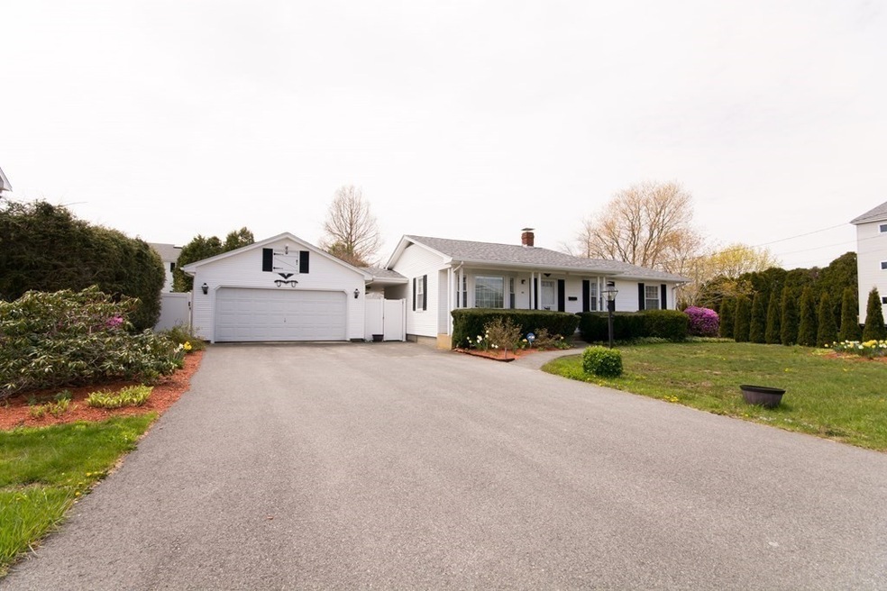 45 Center St, South Dartmouth, MA 02748 - photo 1