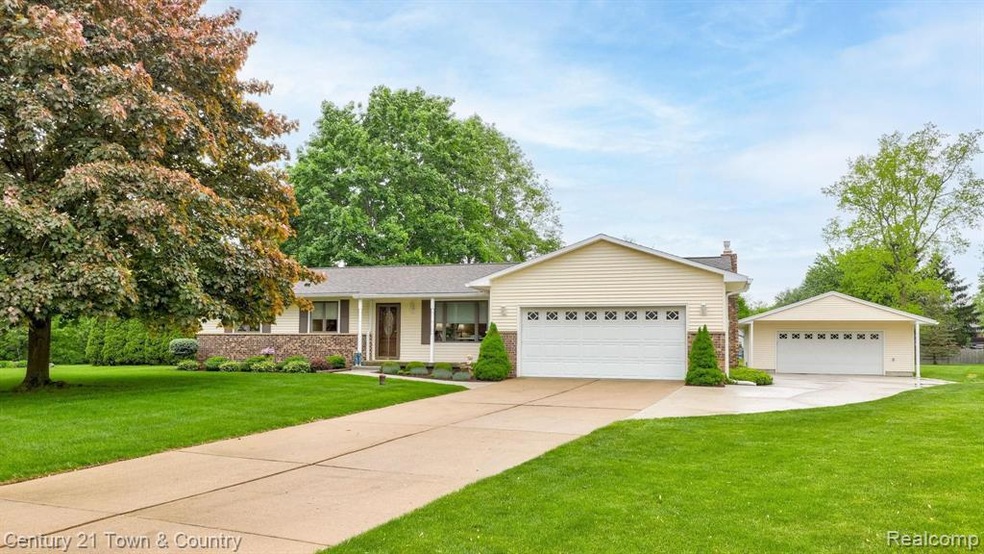 3336 Merlyn Ct, Clio, MI 48420 - photo 1