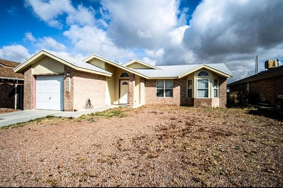 14325 Sebastian Ln, Horizon City, TX 79928 - photo 1