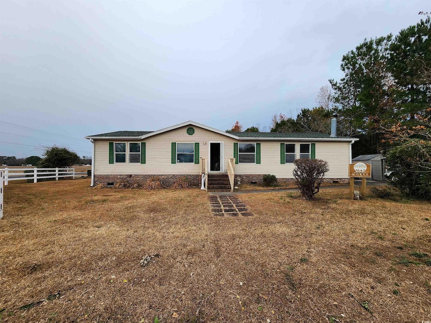 View of front facade with a front lawn