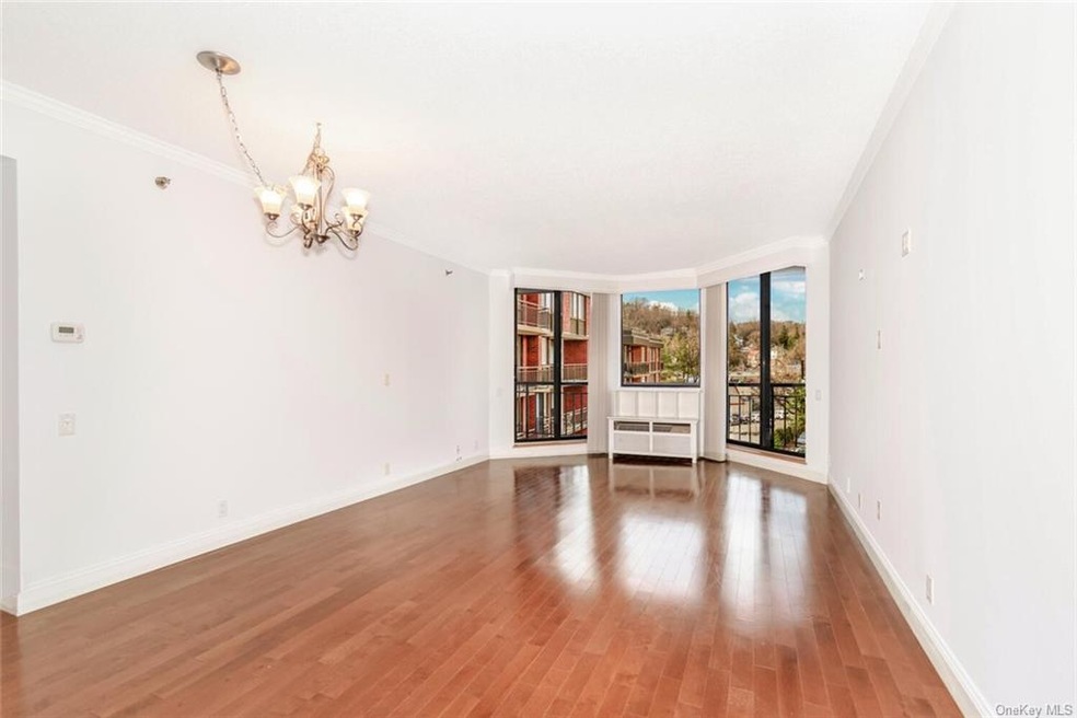 The Classic unit 3Y, Hartsdale, NY 10530 - photo 1