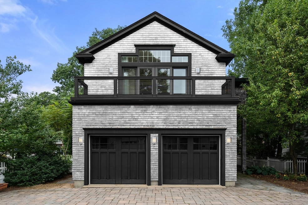 39 Glenland Rd unit 12, Chestnut Hill, MA 02467 - photo 1