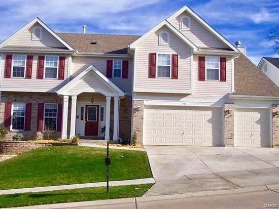Welcome to 466 Meramec View Dr!  This house is sit