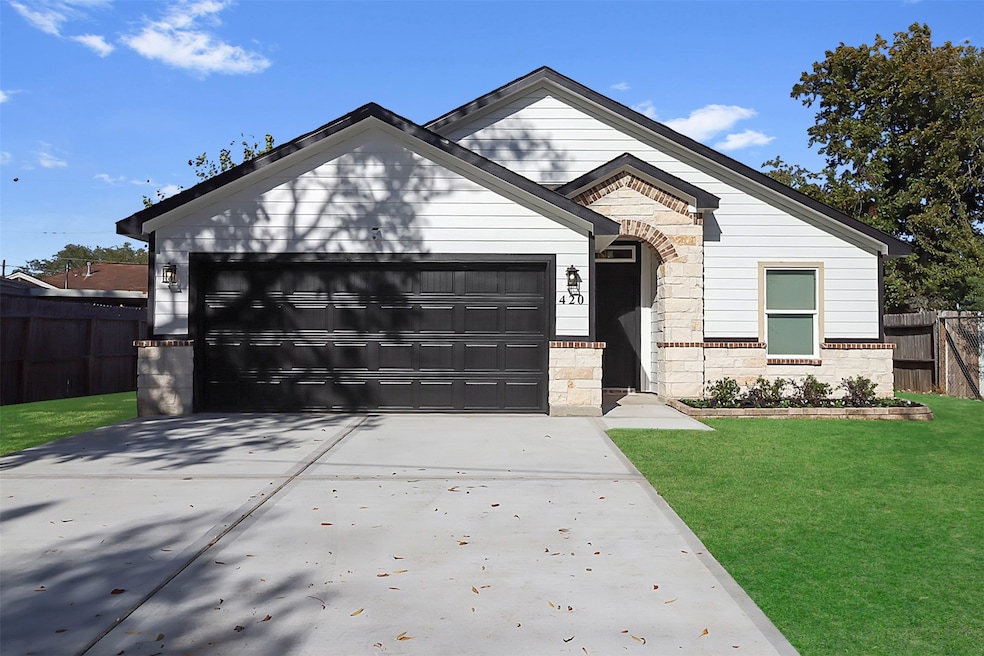 420 W Lobit St, Baytown, TX 77520 - photo 1