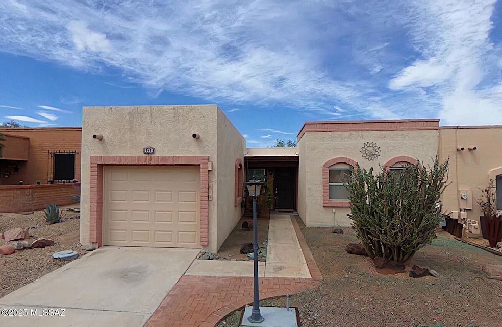 1210 W Mountain View, Green Valley, AZ 85622 - photo 1