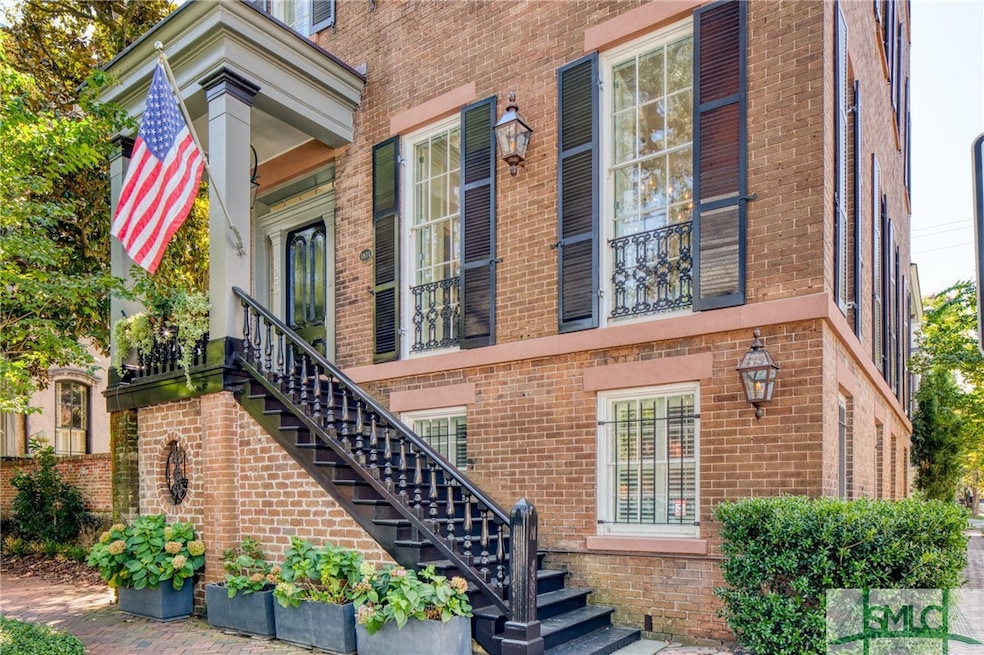 24 W Gordon Ln, Savannah, GA 31401 - photo 1