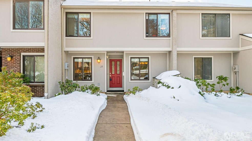 25 Irongate unit 525, Metuchen, NJ 08840 - photo 1