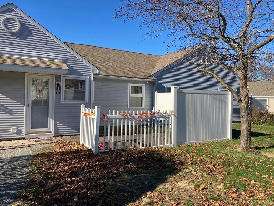 109 Andersen Rd, Chicopee, MA 01022 - photo 1