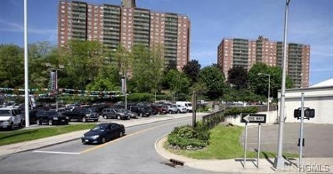 1853 Central Park Ave unit 1G, Yonkers, NY 10710 - photo 1