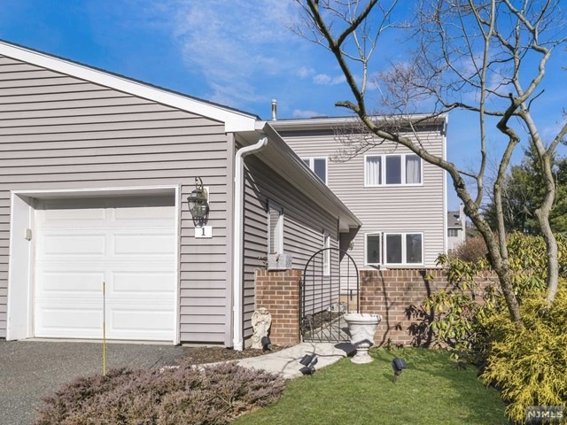 1 Litchult Ln unit 1, Mahwah, NJ 07430 - photo 1