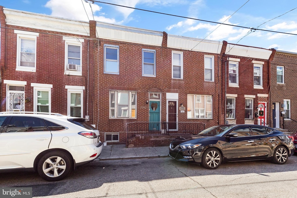 2042 Fernon St, Philadelphia, PA 19145 - photo 1