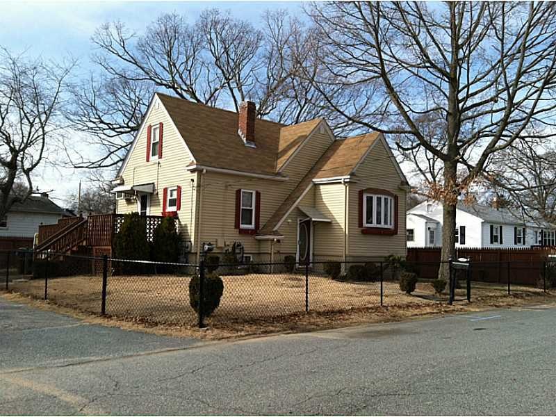 53 Arlee St, Warwick, RI 02889 - photo 1