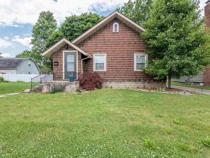 814 E 7th St, Auburn, IN 46706 - photo 1