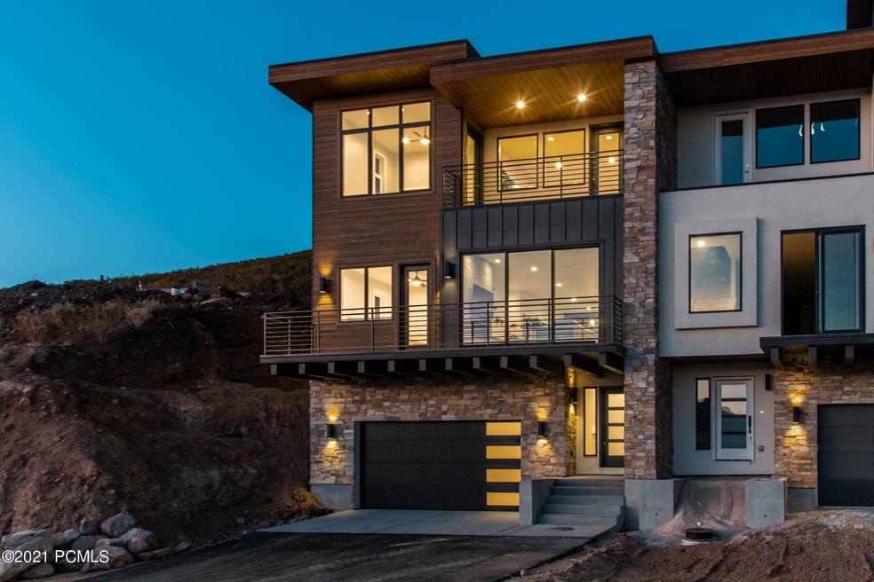 0_Exterior_high_3373229