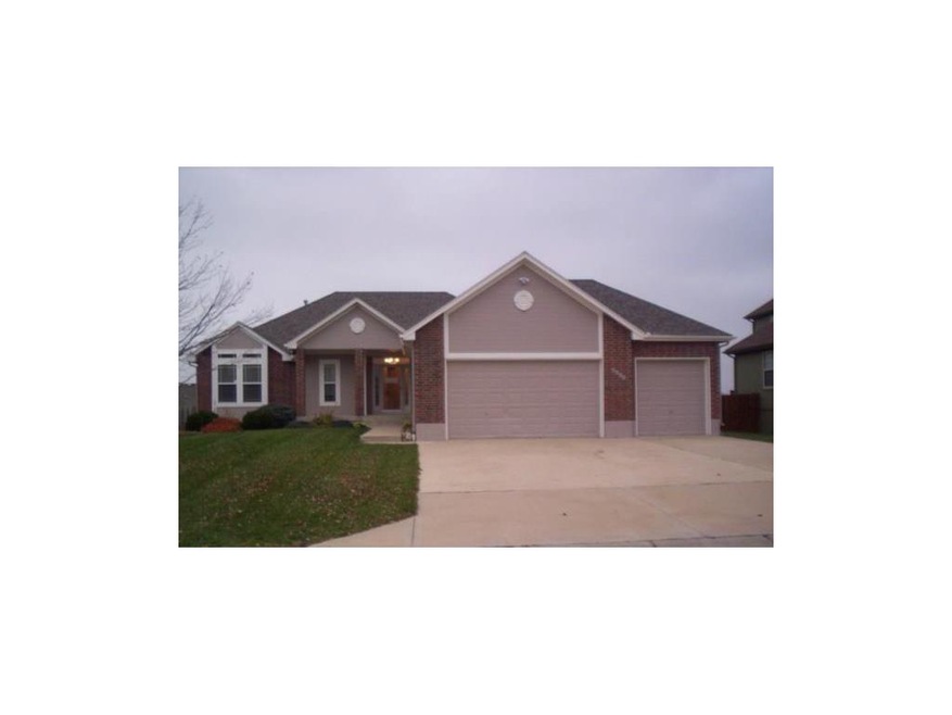 4404 SW Briarbrook Dr, Lees Summit, MO 64082 - photo 1