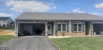 8840 Oriole Ct, Waynesboro, PA 17268 - photo 1