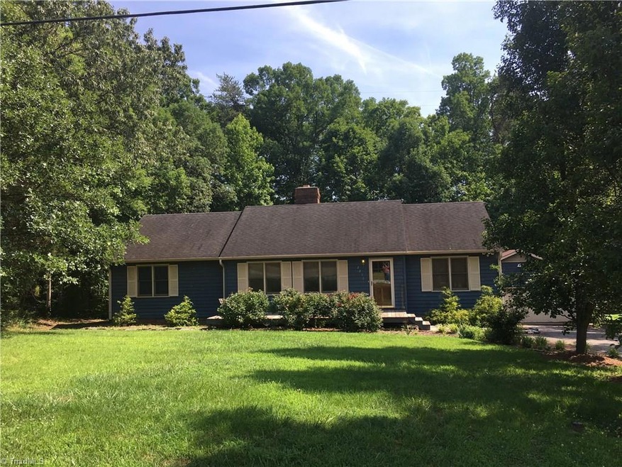 2211 Plainview Dr, High Point, NC 27265 - photo 1