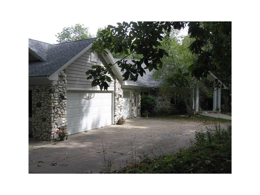 140 Rosedale Rd, Cedar Rapids, IA 52403 - photo 1