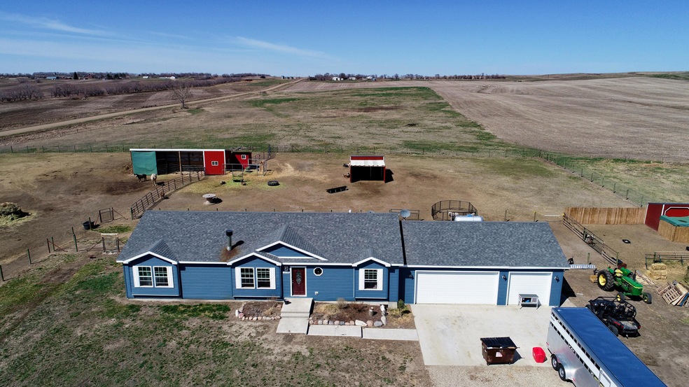 14993 Cochise St, Williston, ND 58801 - photo 1