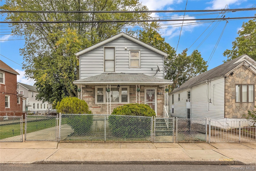 For Sale $610,000 • Co-Listing Agent