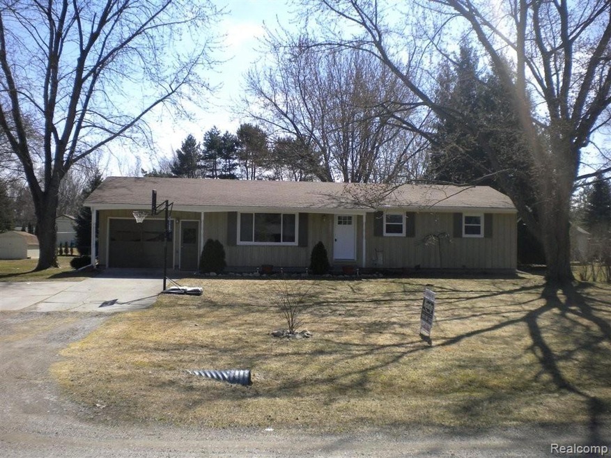 4425 Canterbury Dr, Port Huron, MI 48060 - photo 1