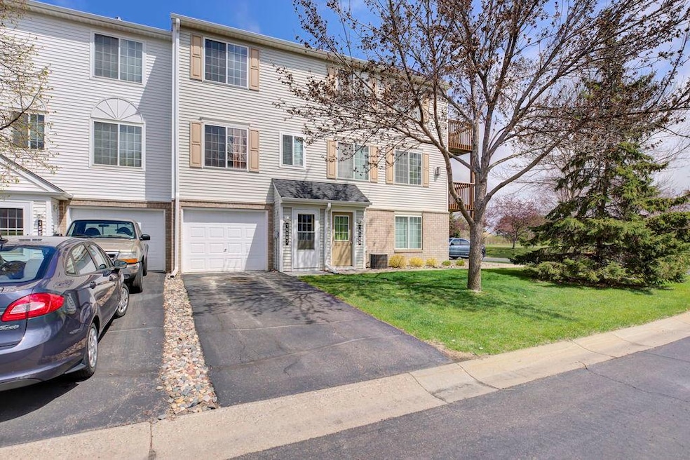 15567 Flight Way Apple Valley-0-mls