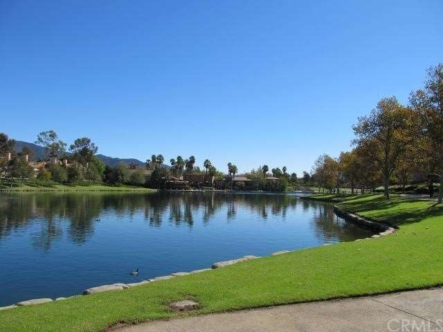     ENJOY MEMBERSHIP TO NEARBY RSM LAKE & BEACH CL
