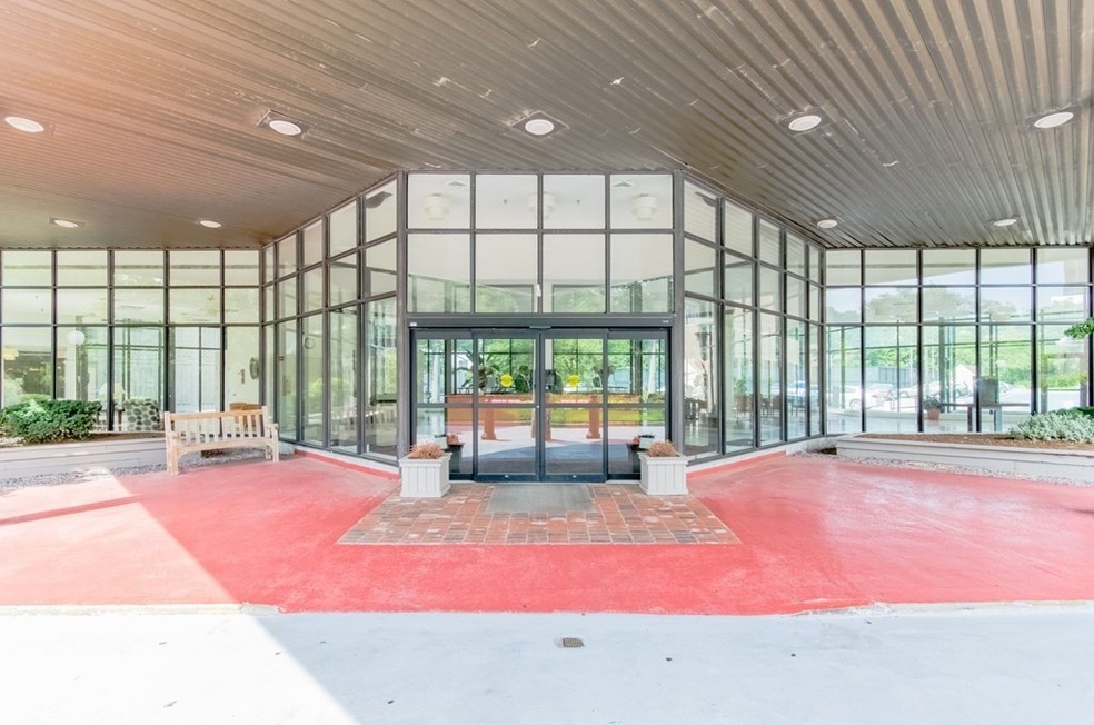 250 Hammond Pond Pkwy unit 1207 N, Chestnut Hill, MA 02467 - photo 1