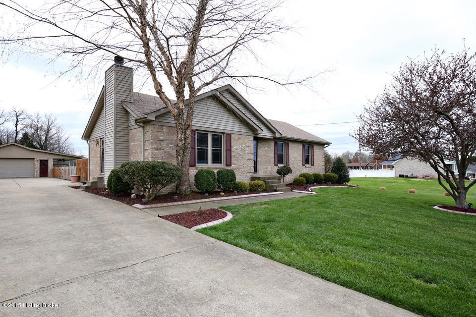 153 Brian Dr, Shepherdsville, KY 40165 - photo 1