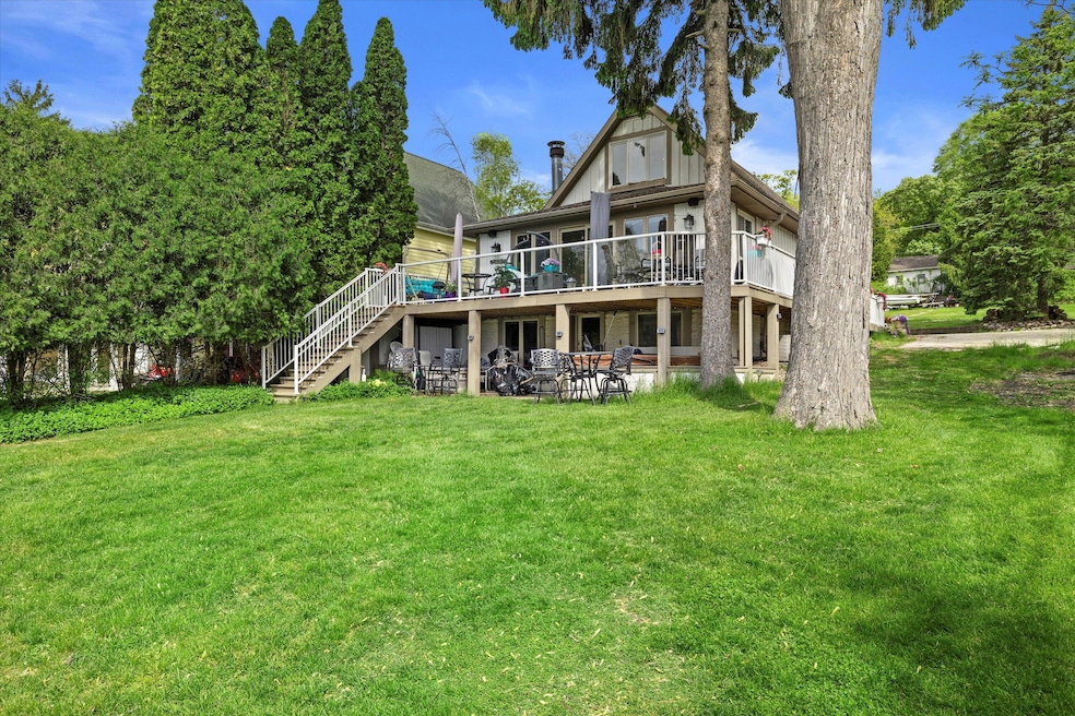 Pewaukee Lake Home