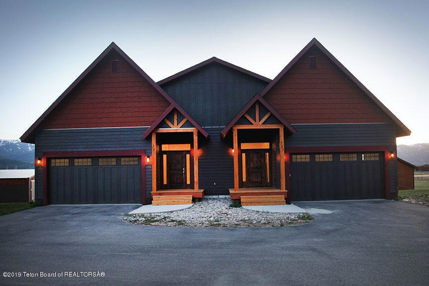 TownhouseFrontStraightOn