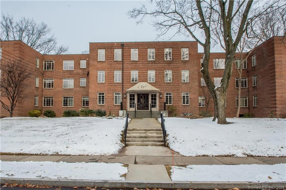20 Outlook Ave unit 106 B, West Hartford, CT 06119 - photo 1