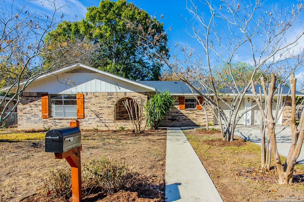 1369 Poppy Ln, New Braunfels, TX 78130 - photo 1