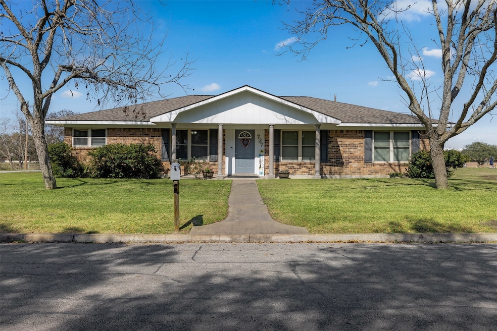 Pending $379,900