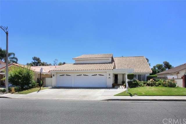Beautiful Home - 3 car garage -  sidewalks and str