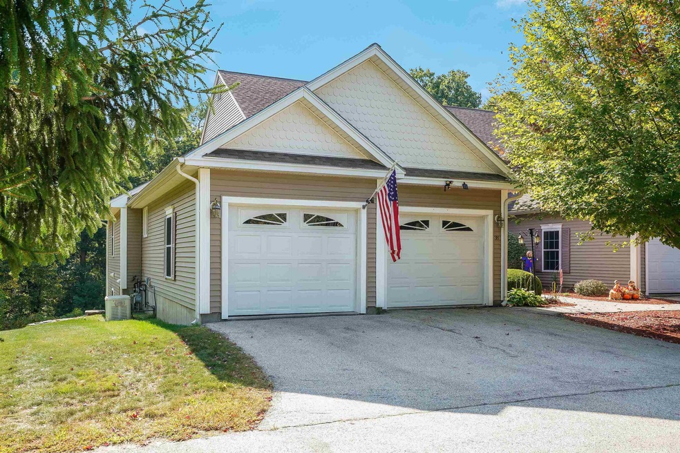 38 Overlook Cir, Hudson, NH 03051 - photo 1