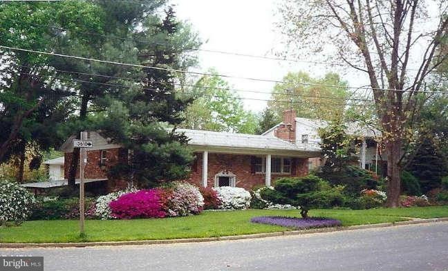 9146 Leghorn Place, Fairfax, VA 22031 - photo 1