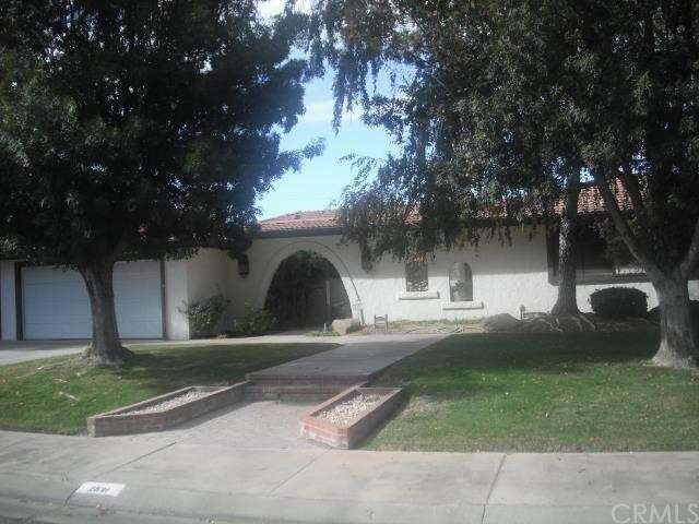 Good curb appeal of the front home.