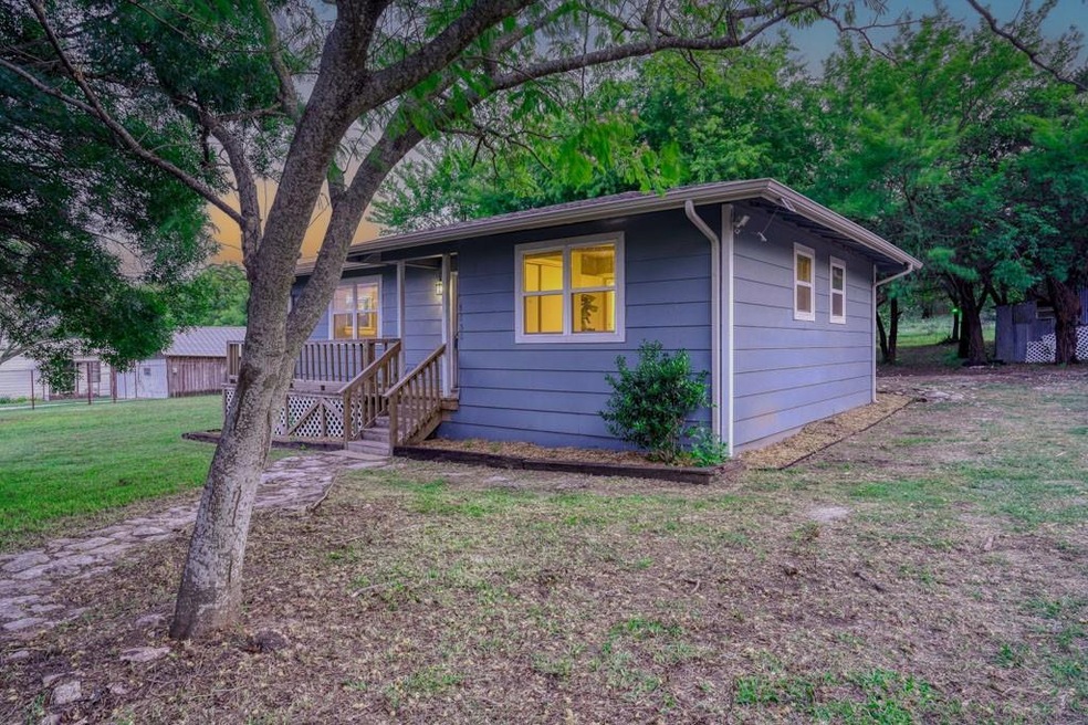 4736 Valley View Cir, Weatherford, TX 76087 - photo 1