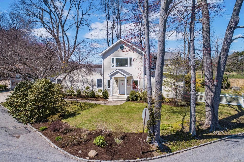 20 Hill Ln, Glen Head, NY 11545 - photo 1